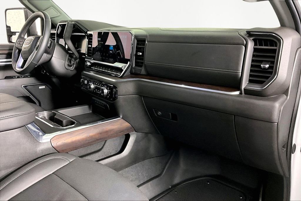 Used 2024 GMC Sierra 2500 SLT w/ SLT Premium Package image 27