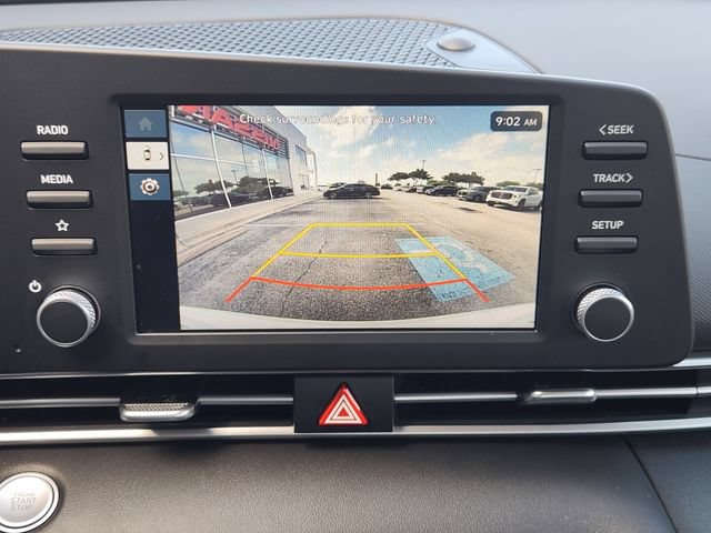 Used 2025 Hyundai Elantra Hybrid FWD image 15