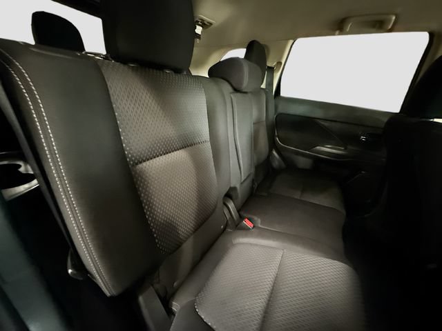 Used 2018 Mitsubishi Outlander ES FWD image 25