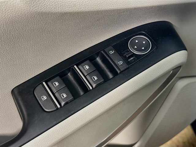 Used 2023 Kia Soul LX w/ LX Technology Package FWD image 17