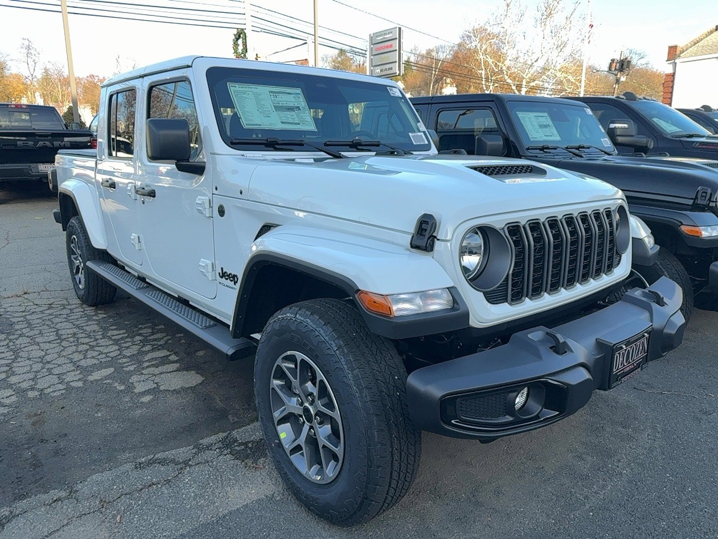 New 2026 Jeep Gladiator Sport AWD/4WD image 2