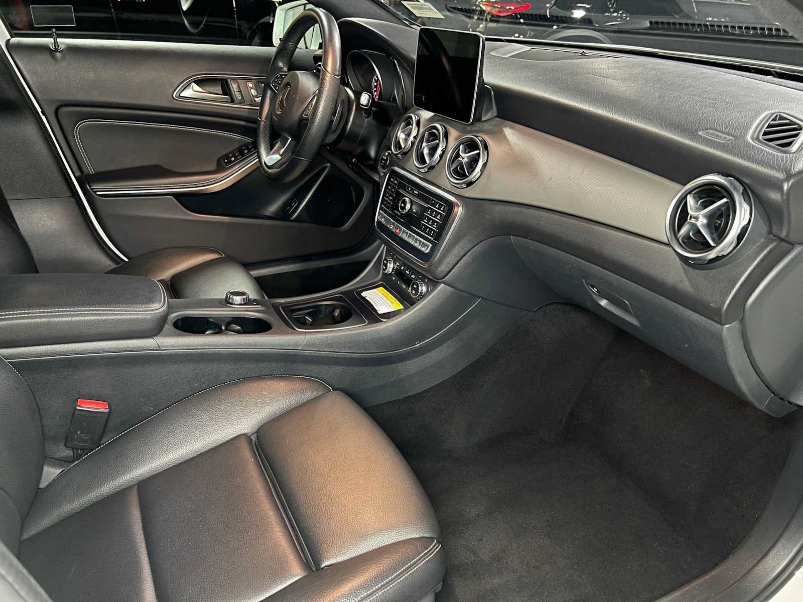 Certified 2020 Mercedes-Benz GLA 250 4MATIC image 11