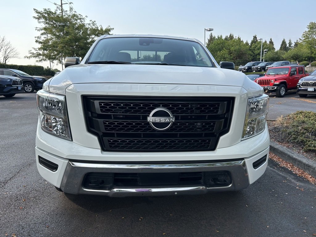 Used 2023 Nissan Titan SV image 7