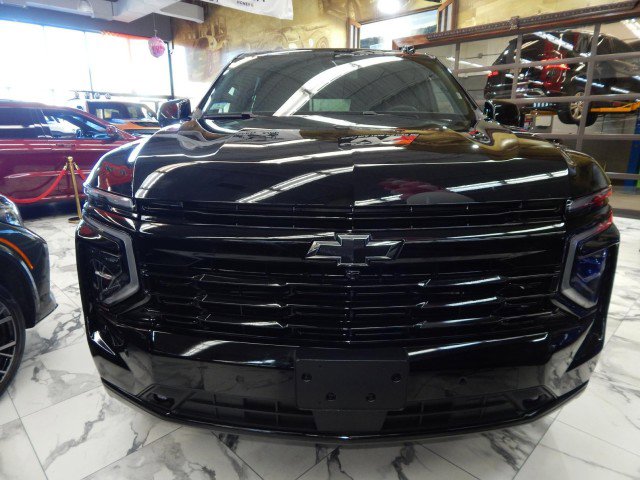 Used 2025 Chevrolet Suburban RST w/ Comfort Package image 2