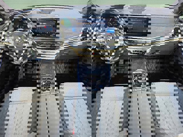 Used 2025 BMW X7 xDrive40i w/ Executive Package image 13