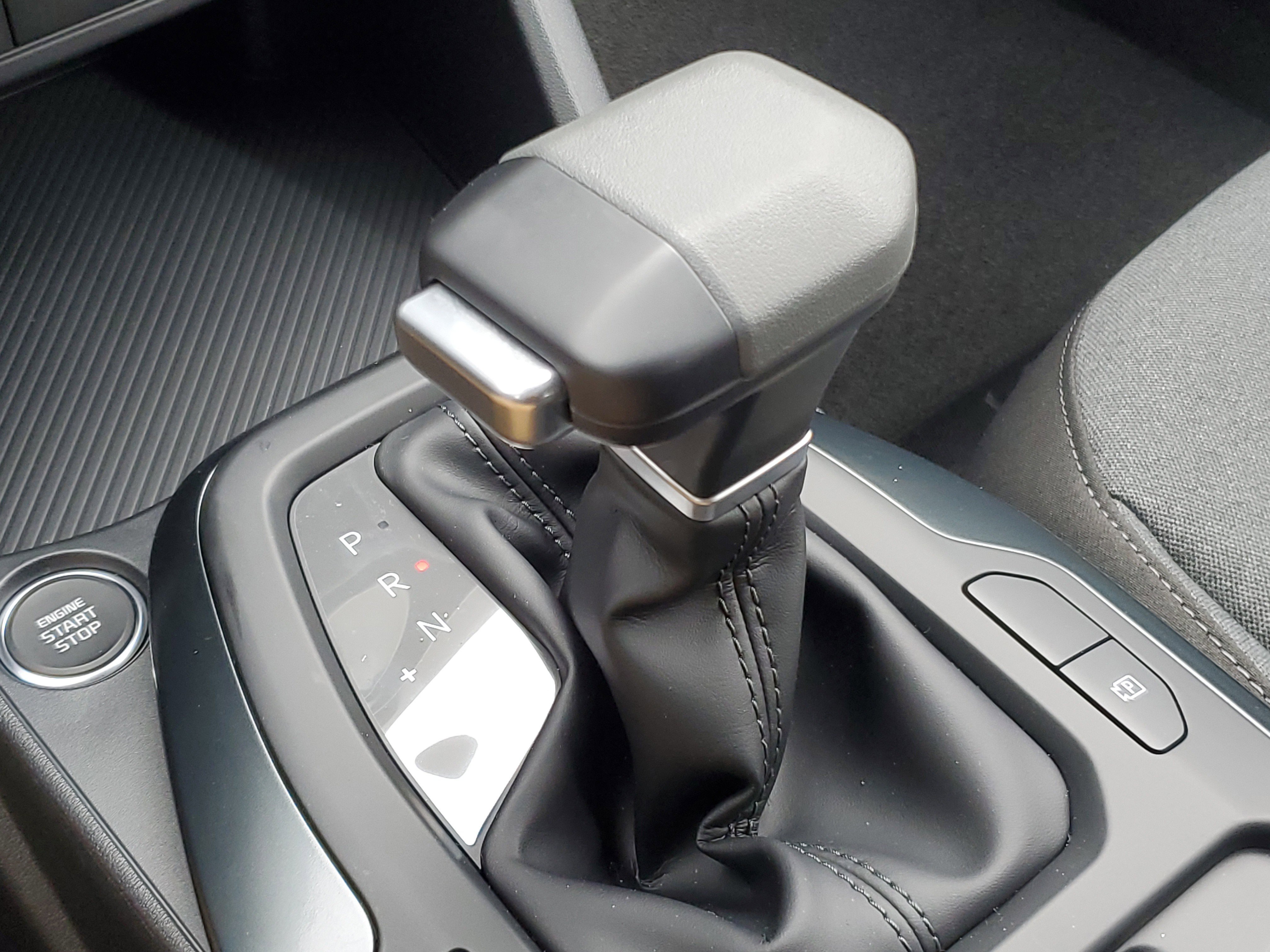 New 2025 Kia K4 LX image 28