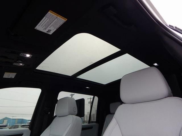 New 2025 Chevrolet Suburban Premier image 20