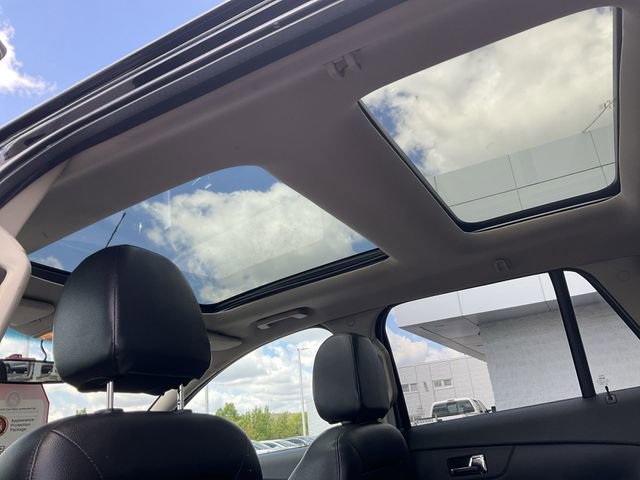 Used 2013 Ford Edge SEL w/ Black-White Styling Pkg AWD/4WD image 24