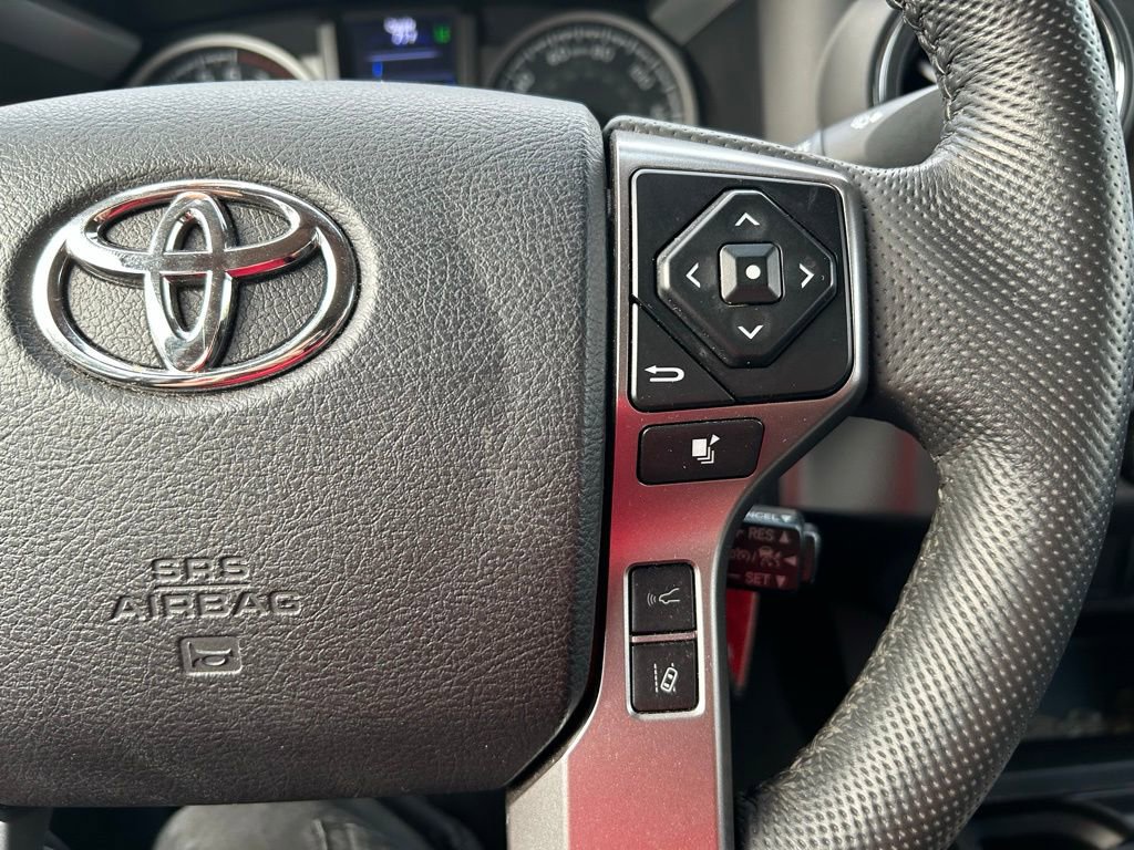 Used 2022 Toyota Tacoma SR5 w/ Technology Package image 18