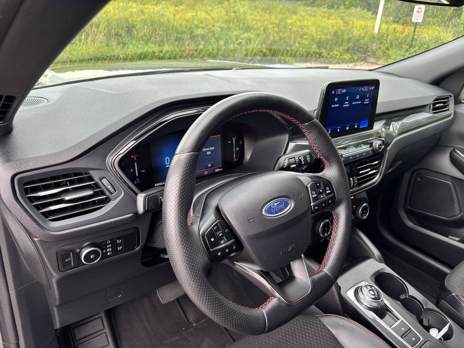 Used 2025 Ford Escape ST-Line Select AWD/4WD image 18