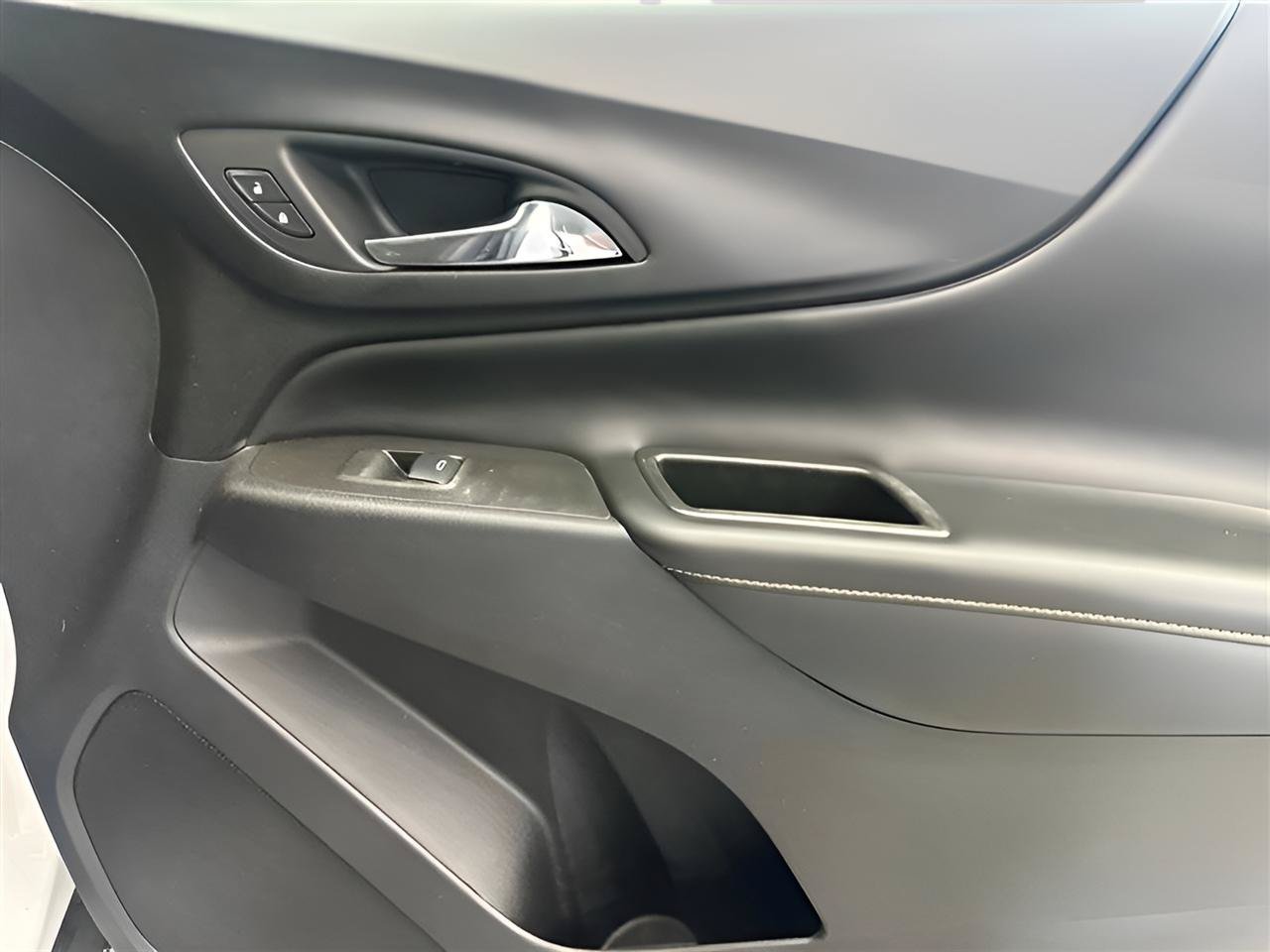Used 2020 Chevrolet Equinox Premier AWD/4WD image 22