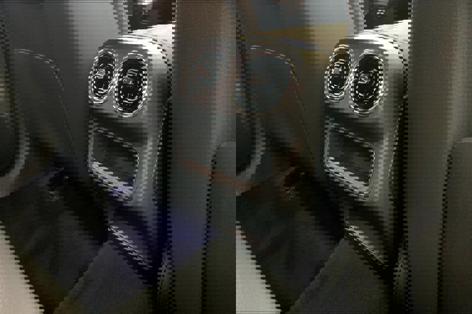 Used 2025 Mercedes-Benz GLC 300 image 26