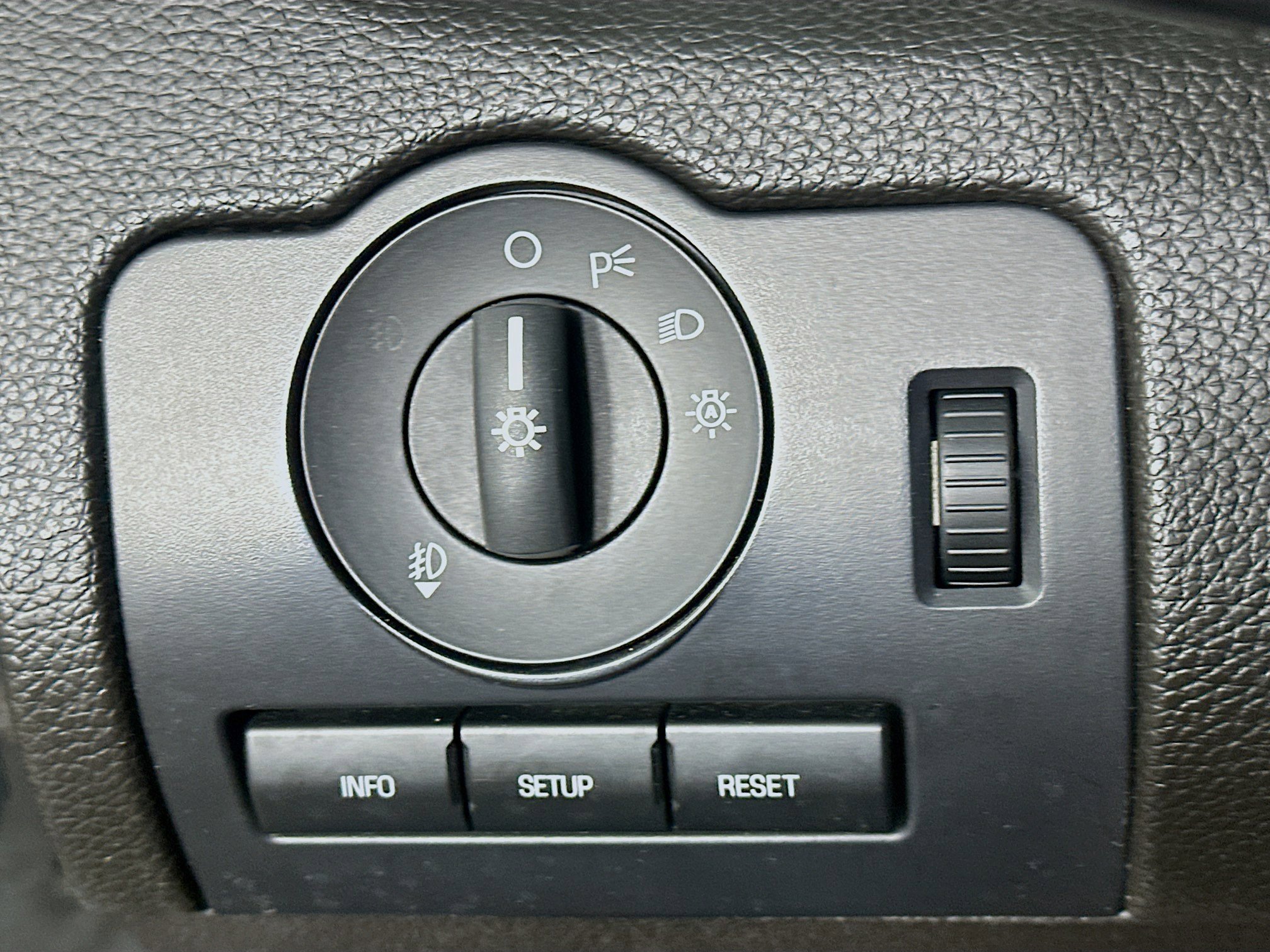 Used 2010 Ford Mustang GT Premium image 17