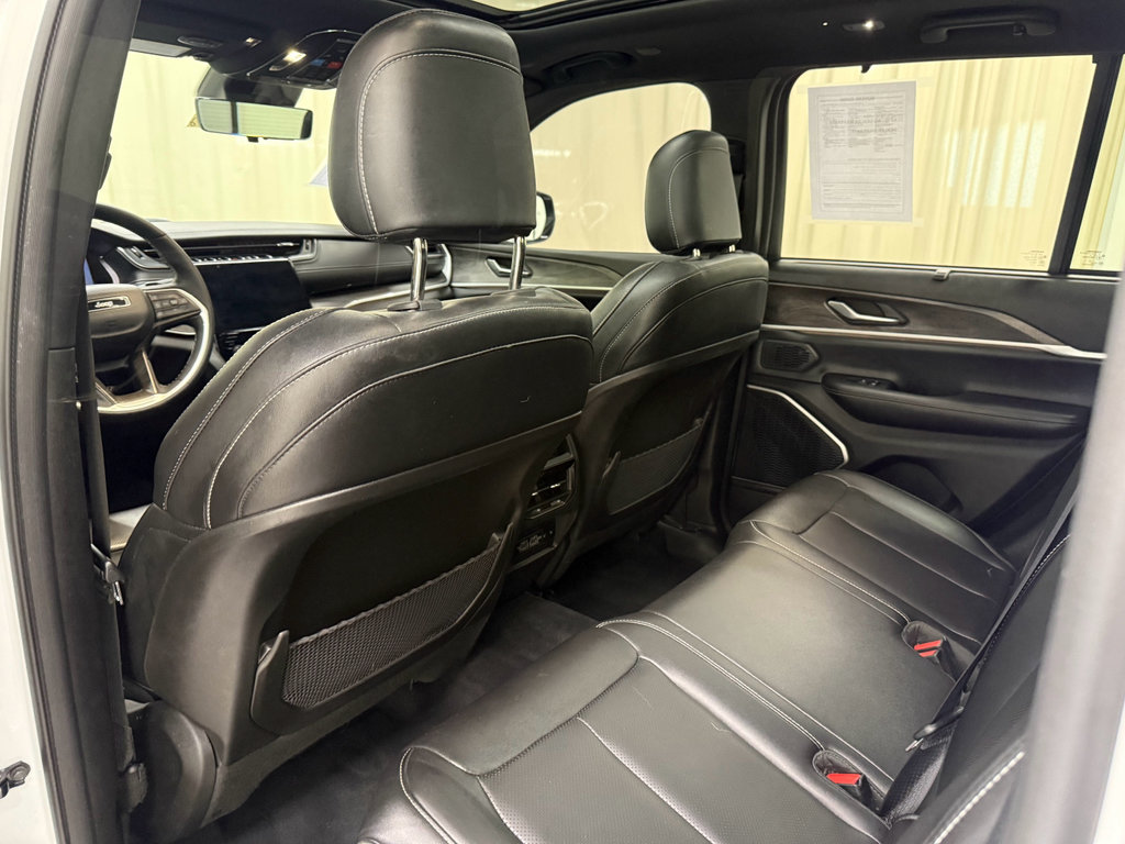 Used 2024 Jeep Grand Cherokee Limited 4xe image 18