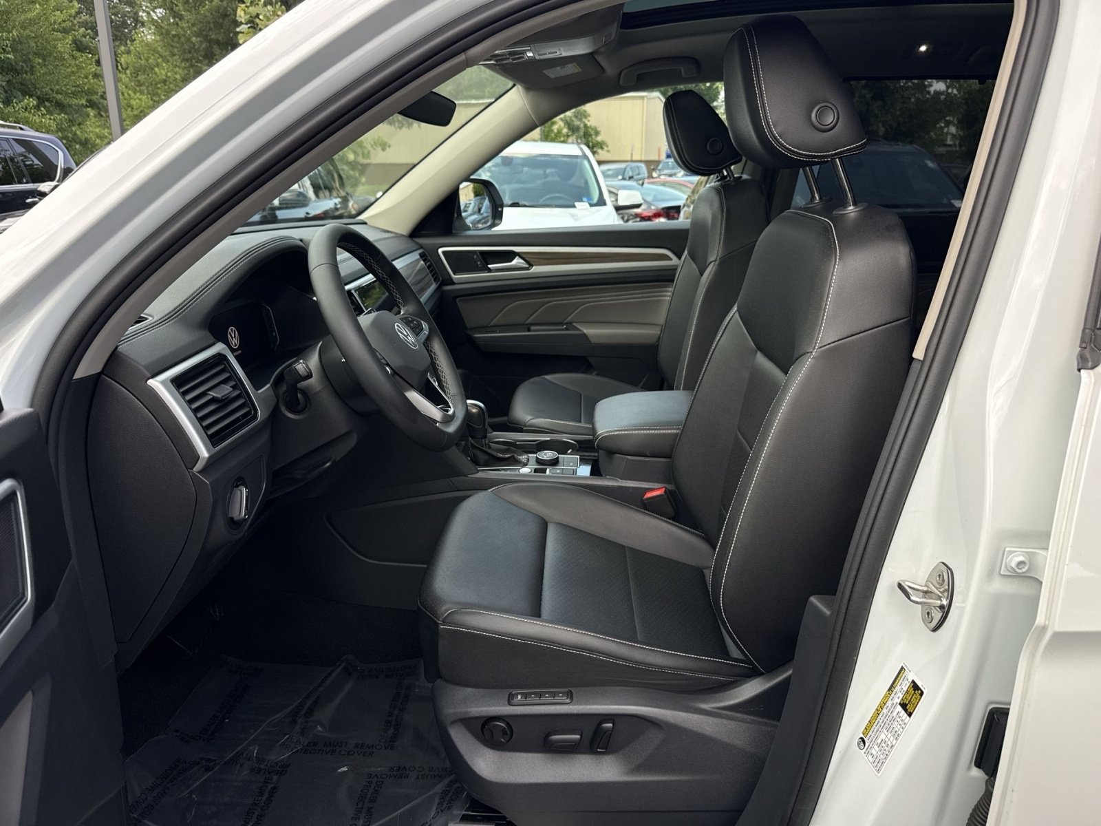 Used 2023 Volkswagen Atlas SEL AWD/4WD image 13
