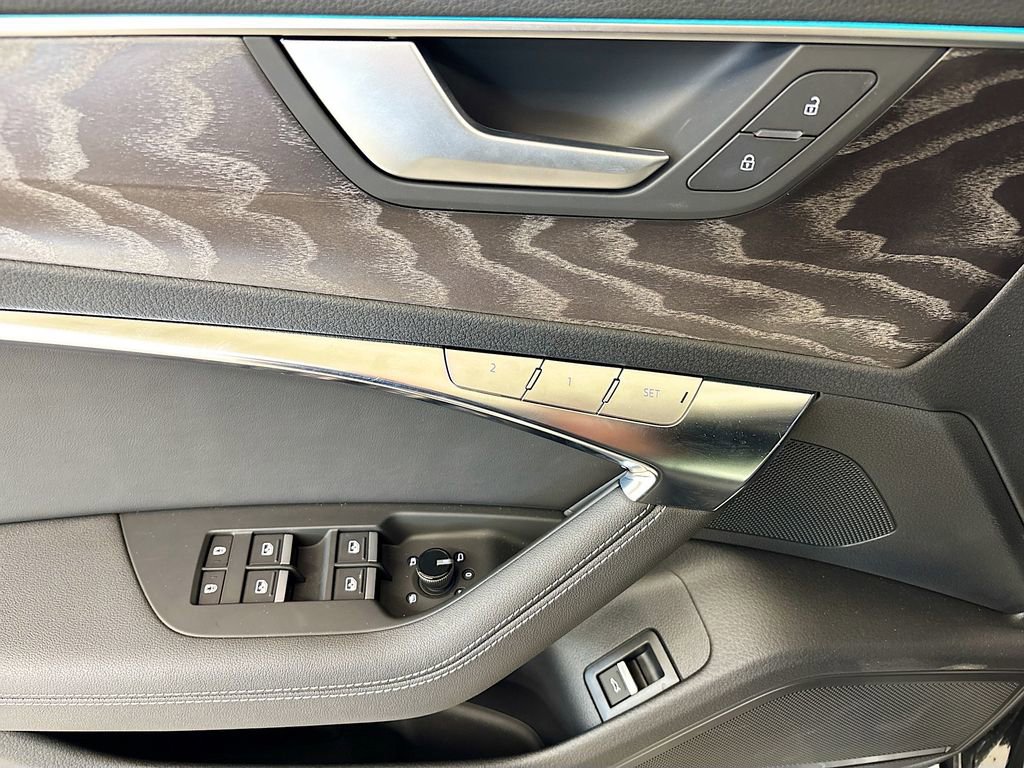 Used 2025 Audi A6 Premium Plus w/ Premium Plus Package image 20