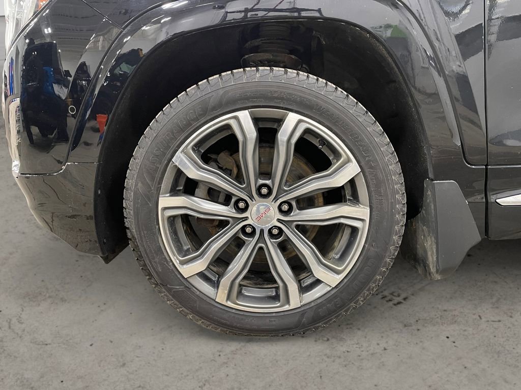 Used 2018 GMC Terrain Denali w/ Advanced Safety Package image 14