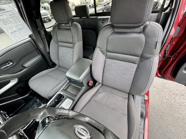 Used 2022 Nissan Frontier SV AWD/4WD image 11