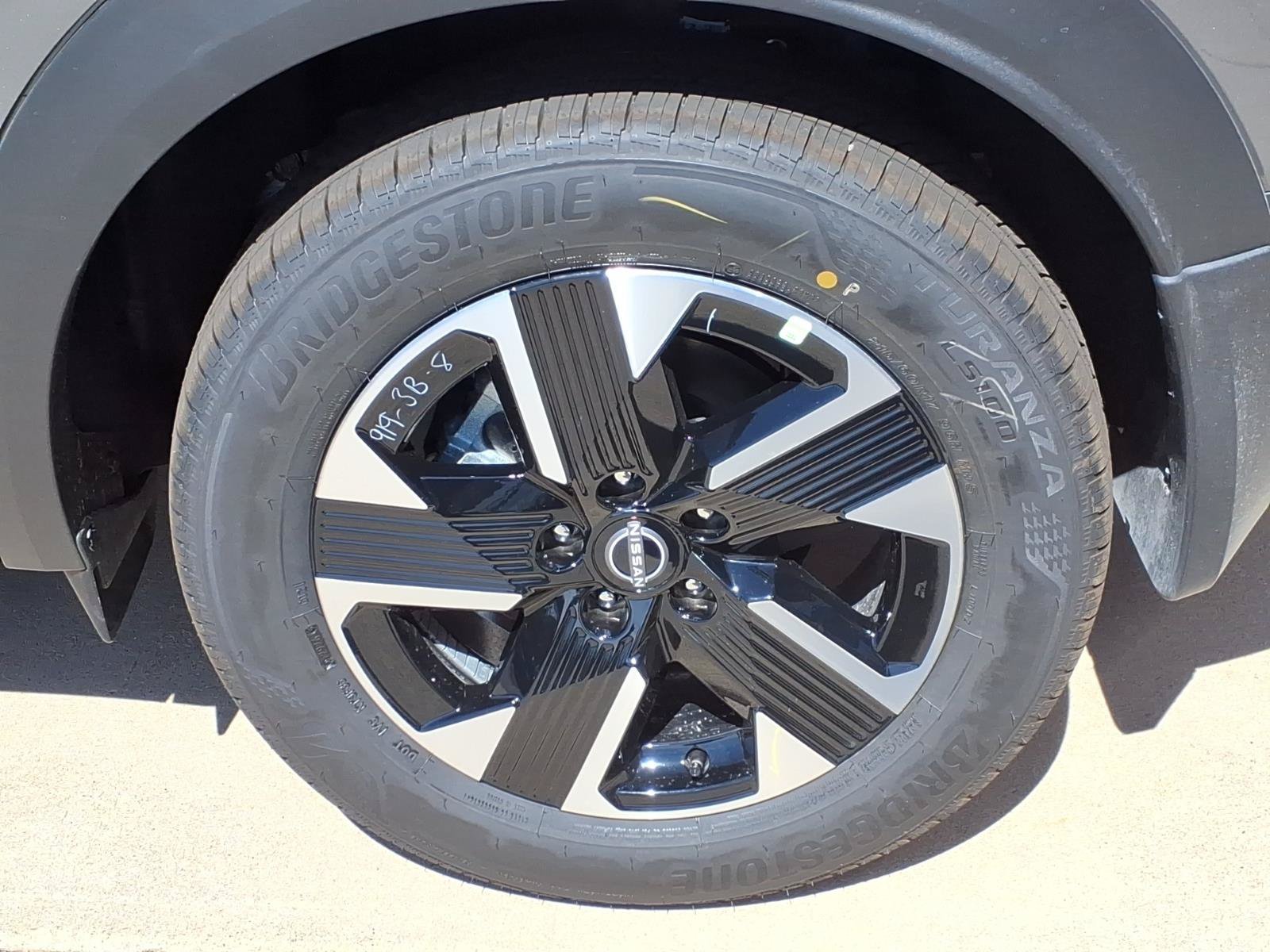 New 2027 Nissan Kicks SV AWD/4WD image 10