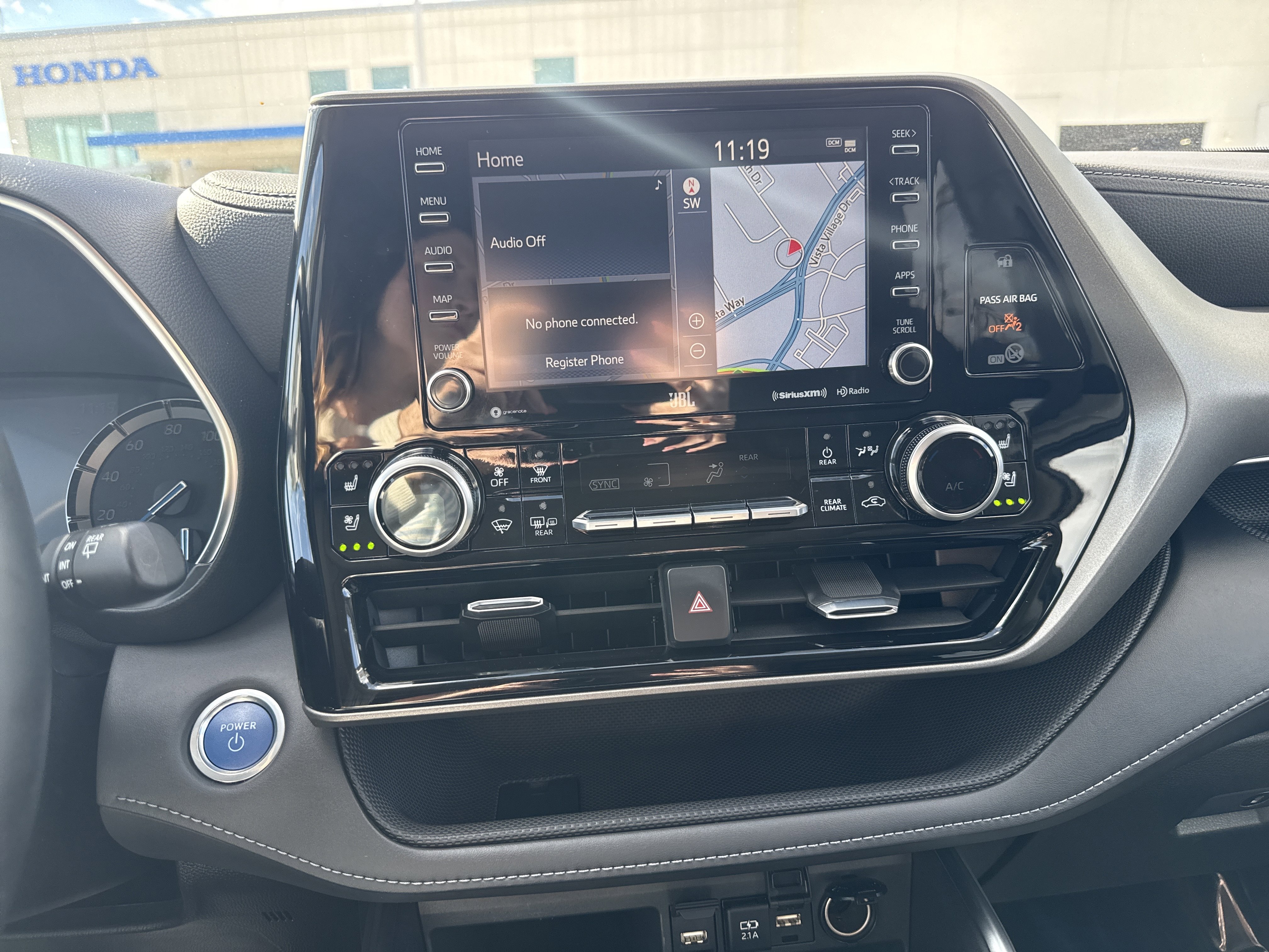 Used 2020 Toyota Highlander Limited image 27