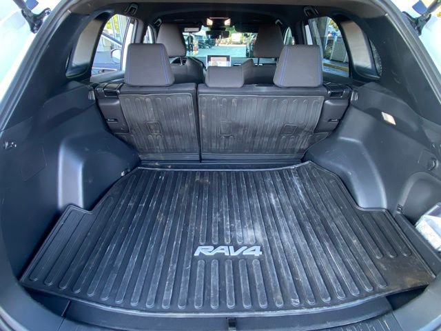 Used 2024 Toyota RAV4 SE image 26