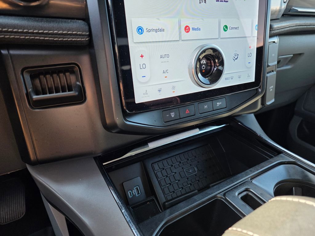 Used 2024 Ford F150 Lightning Flash image 19