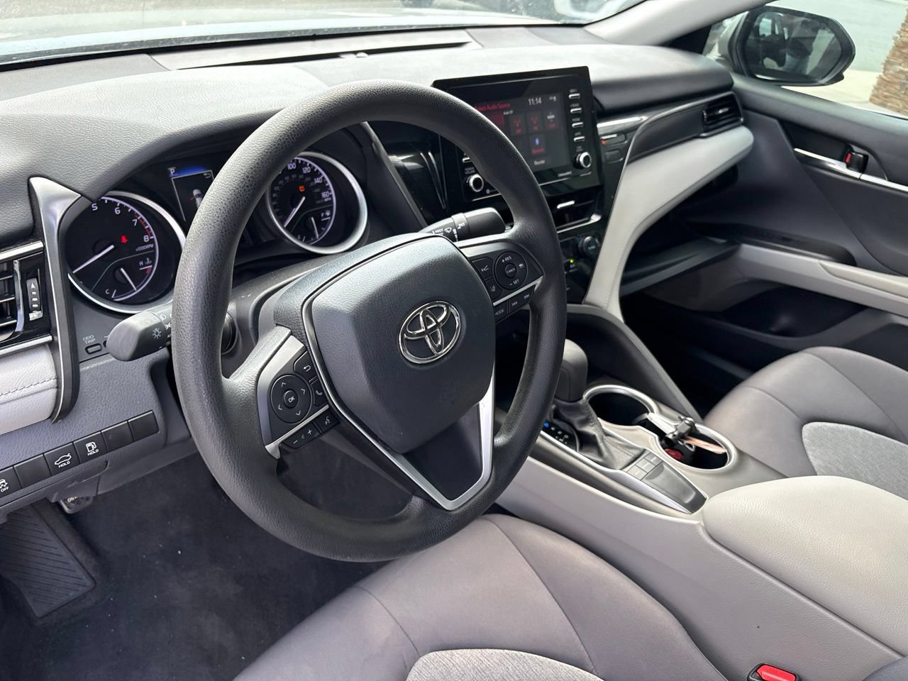 Used 2022 Toyota Camry LE FWD image 4