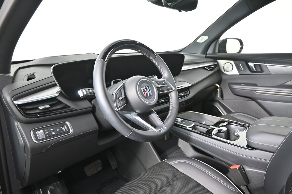 Used 2025 Buick Enclave Avenir image 24