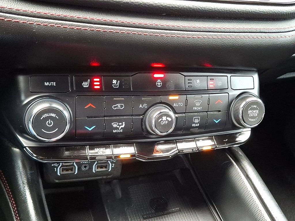 Used 2022 Dodge Durango R/T w/ Blacktop Package AWD/4WD image 18