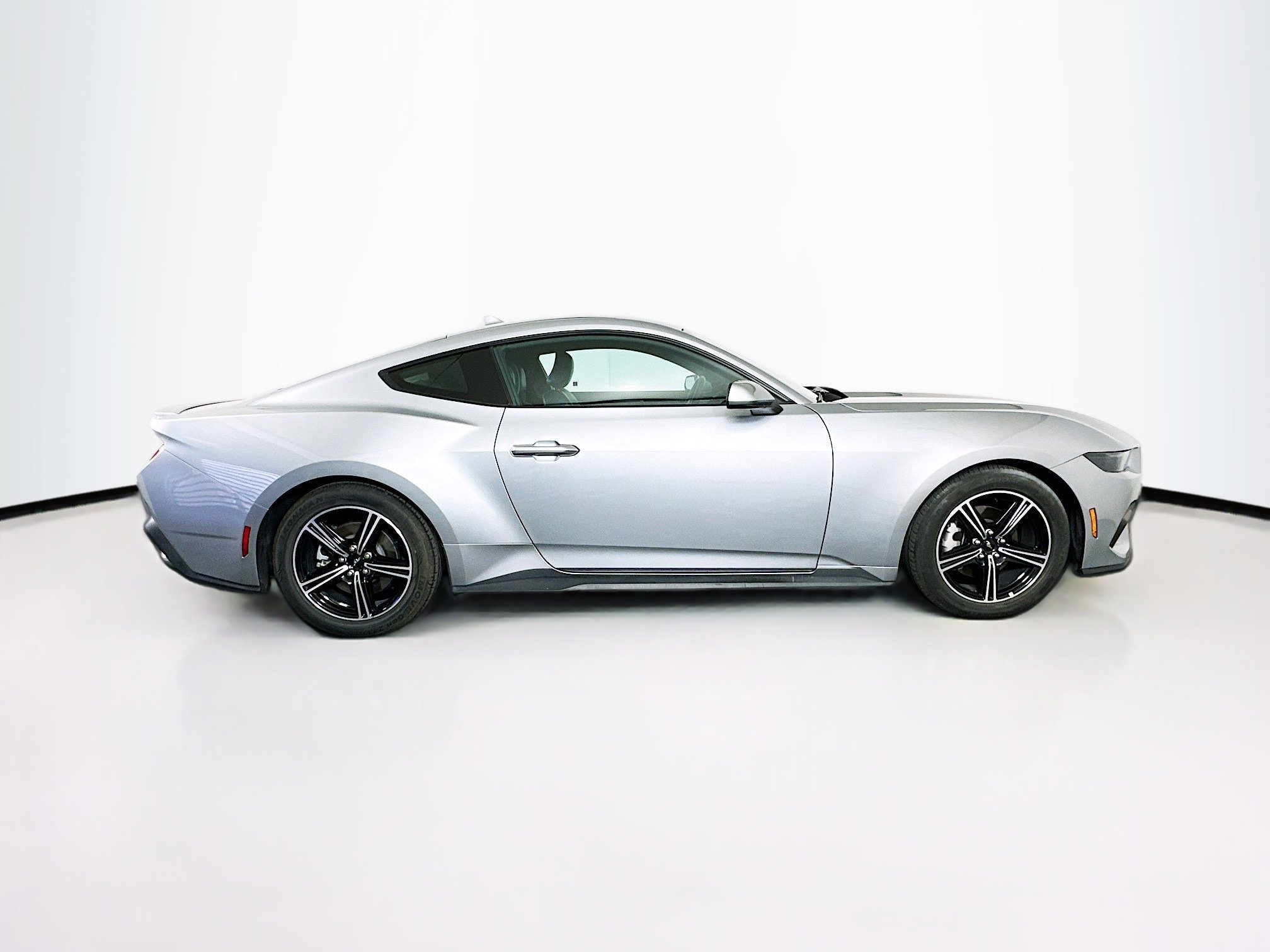 Used 2025 Ford Mustang Premium image 10