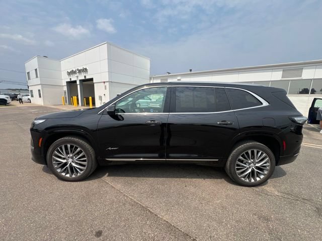 Used 2025 Buick Enclave Avenir w/ LPO, Floor Liner Package AWD/4WD image 9