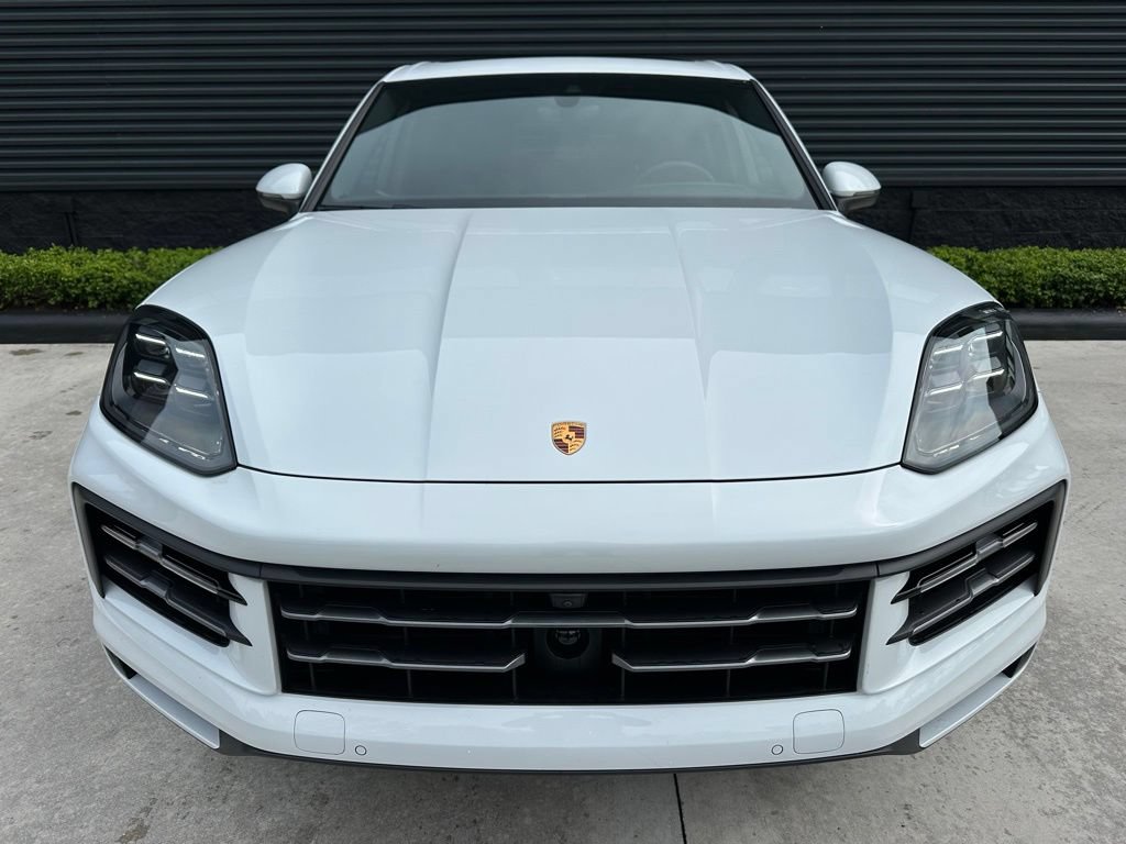 Certified 2024 Porsche Cayenne AWD/4WD image 8