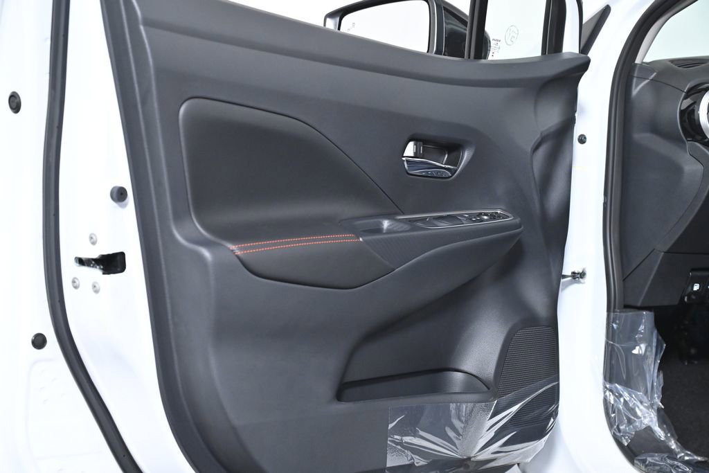 New 2025 Nissan Versa SR w/ Trunk Package image 22