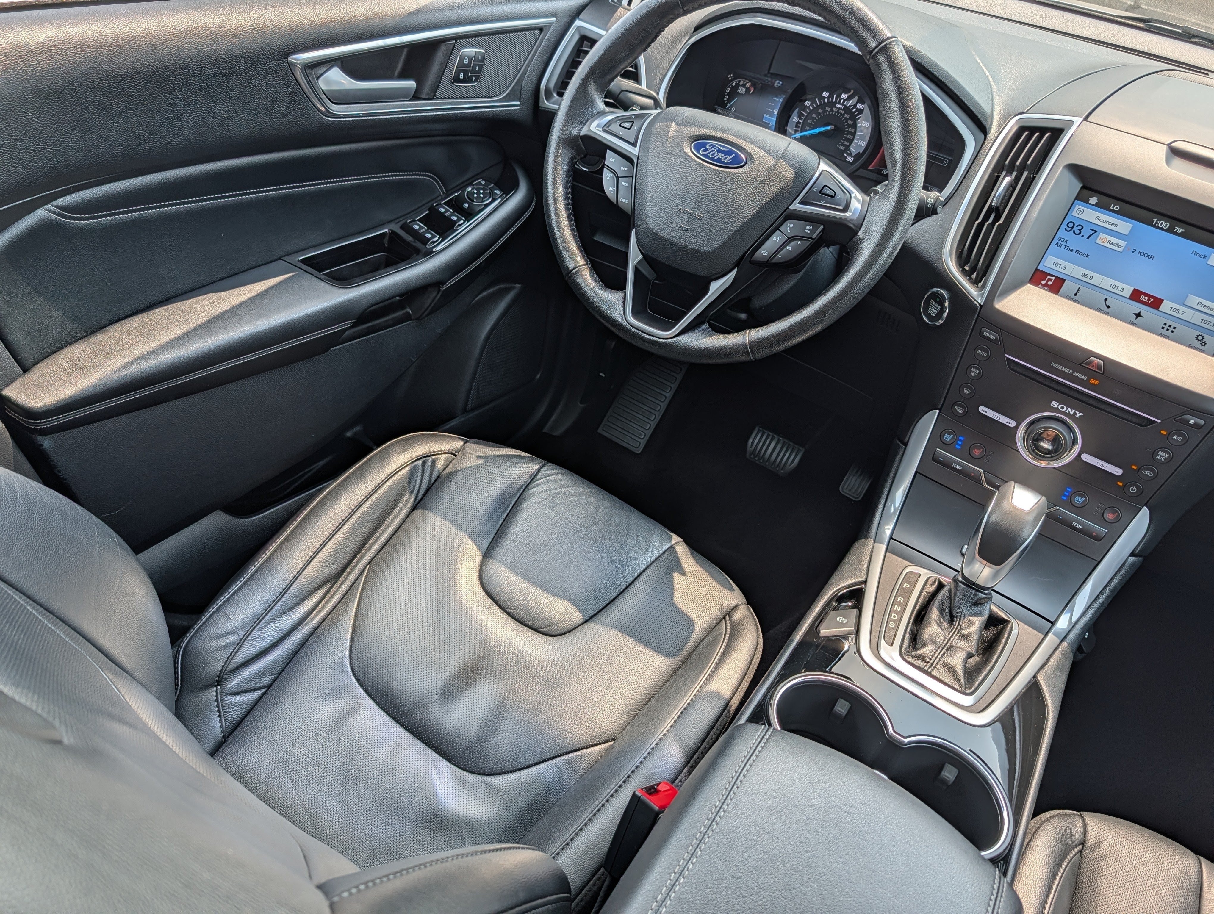 Used 2016 Ford Edge Titanium w/ Equipment Group 301A AWD/4WD image 9