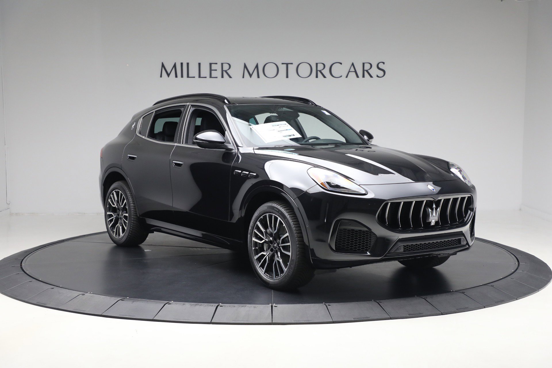 New 2025 Maserati Grecale GT image 11