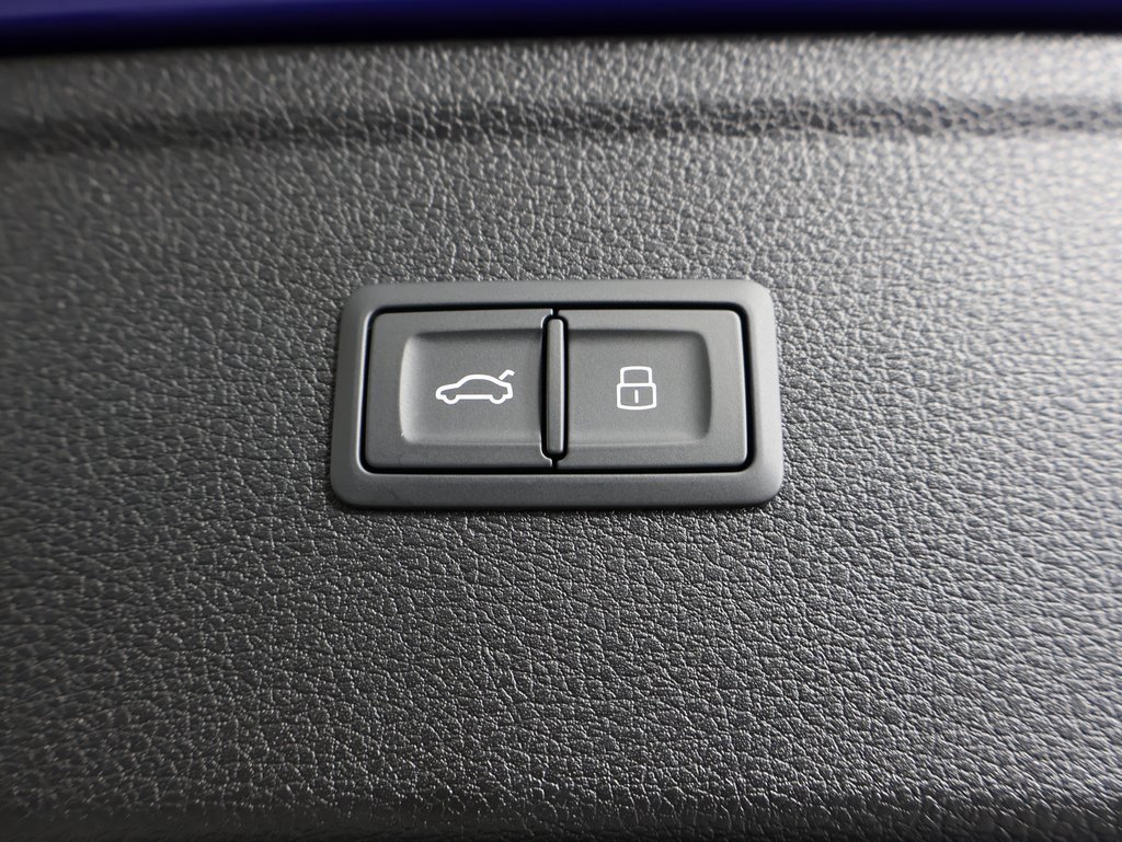 Used 2024 Audi Q5 e Premium Plus image 16