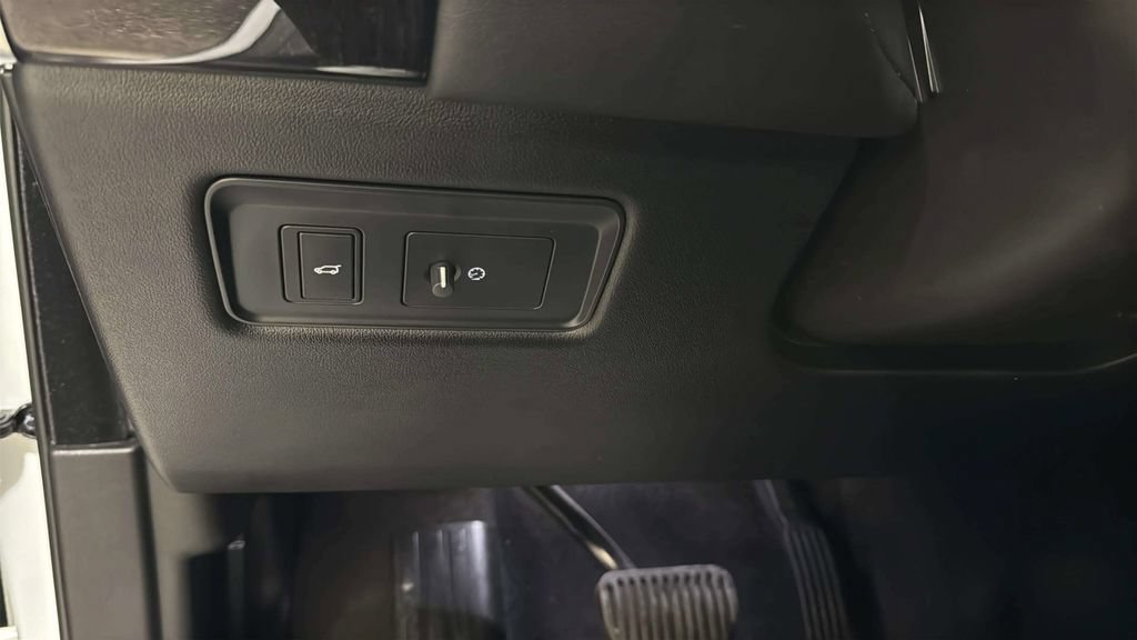 Used 2020 Land Rover Range Rover Sport SE AWD/4WD image 36