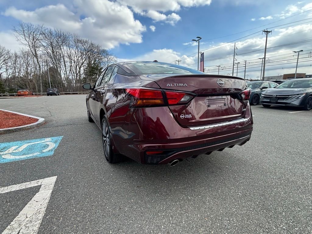 Used 2023 Nissan Altima 2.5 SV w/ SV Premium Package image 16