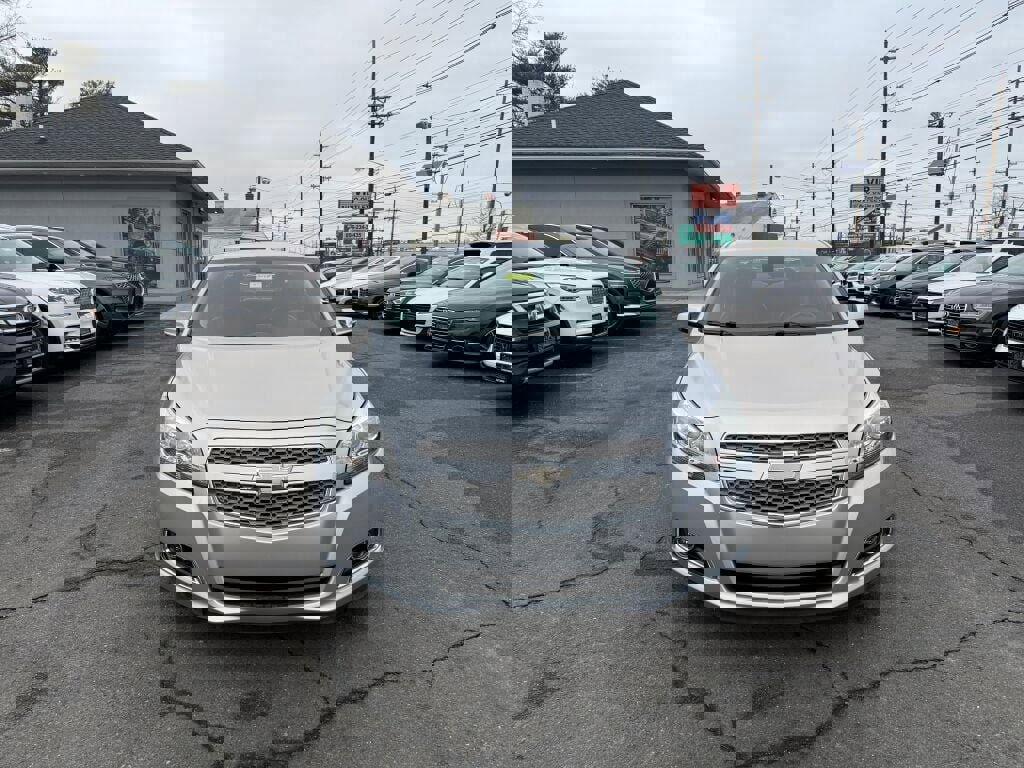 Used 2013 Chevrolet Malibu LTZ image 2