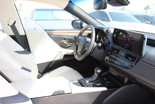 Certified 2023 Lexus ES 350 w/ Accessory Package (Z1) FWD image 5