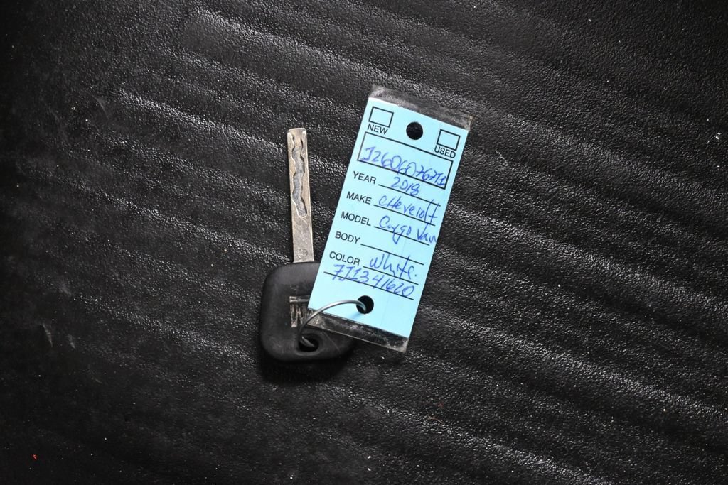 Used 2018 Chevrolet Express 2500 RWD image 19