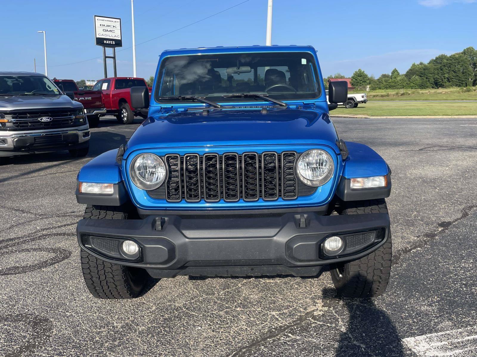 Certified 2024 Jeep Gladiator Sport AWD/4WD image 10