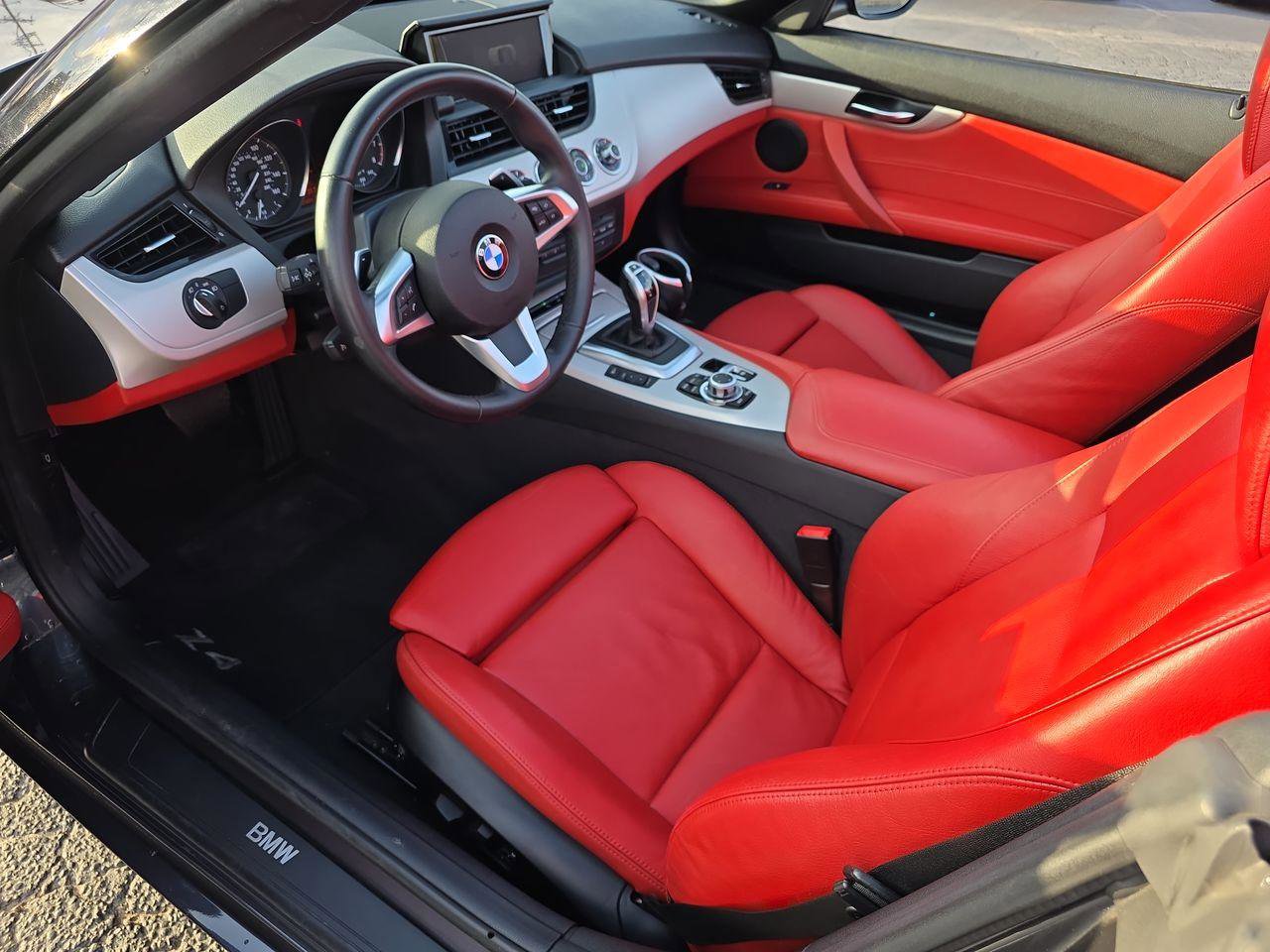 Used 2015 BMW Z4 sDrive28i image 4