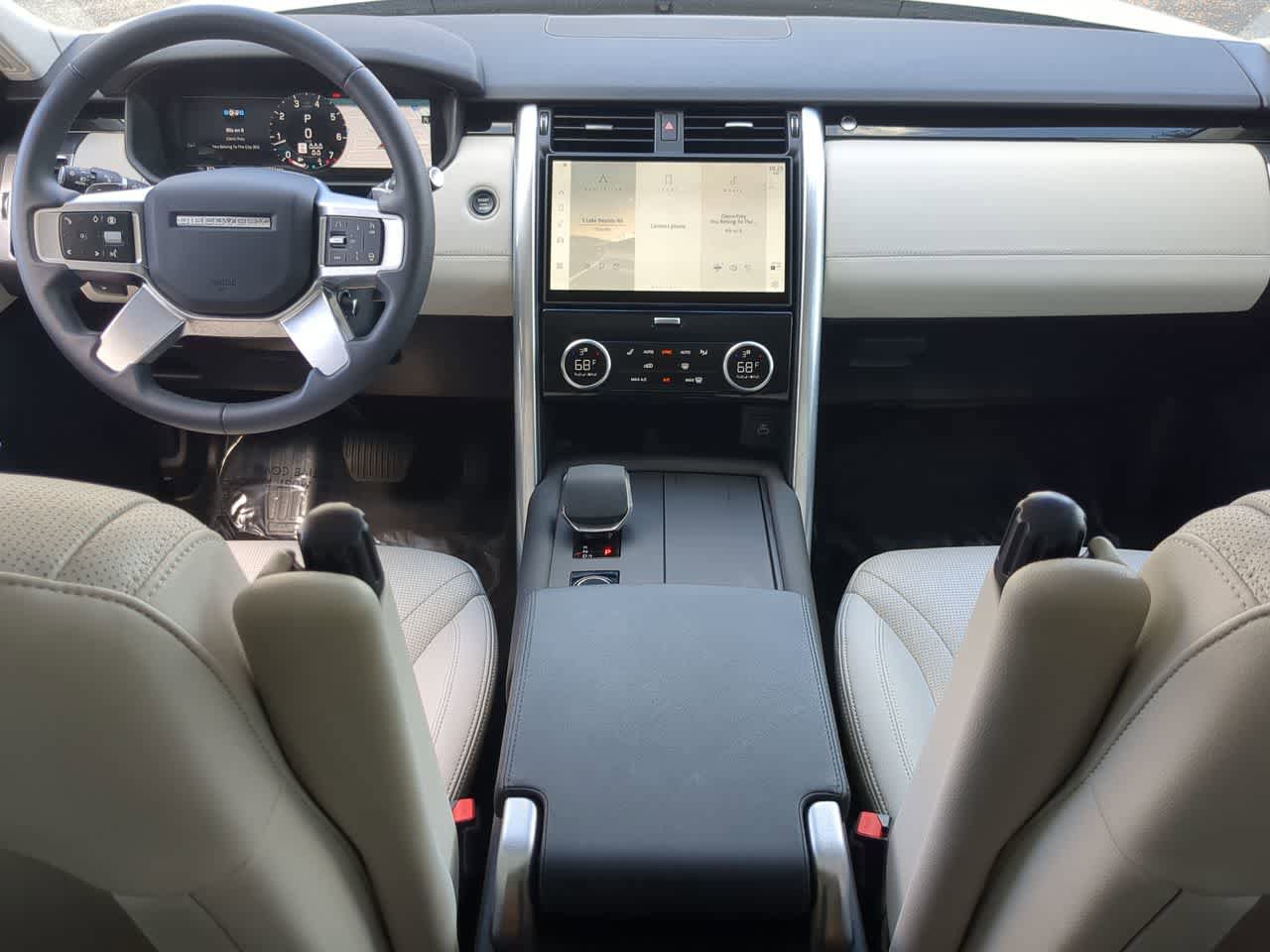Used 2025 Land Rover Discovery S AWD/4WD image 16