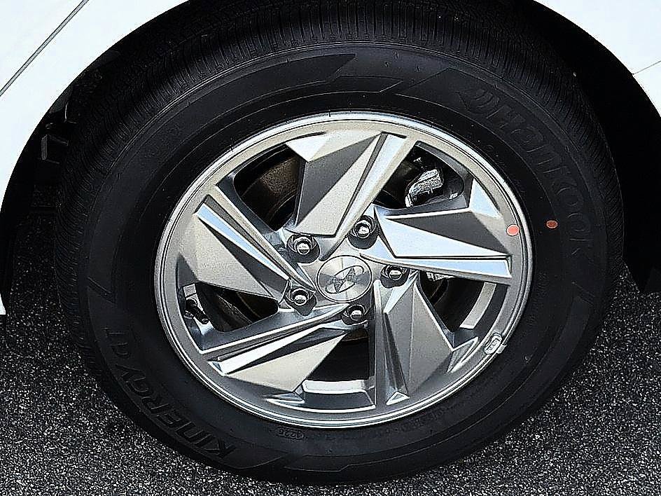 New 2026 Hyundai Elantra SE FWD image 5