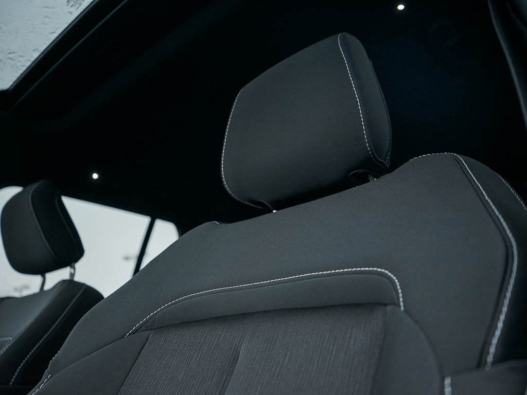 New 2025 Jeep Grand Cherokee Laredo X w/ Luxury Tech Group I image 19