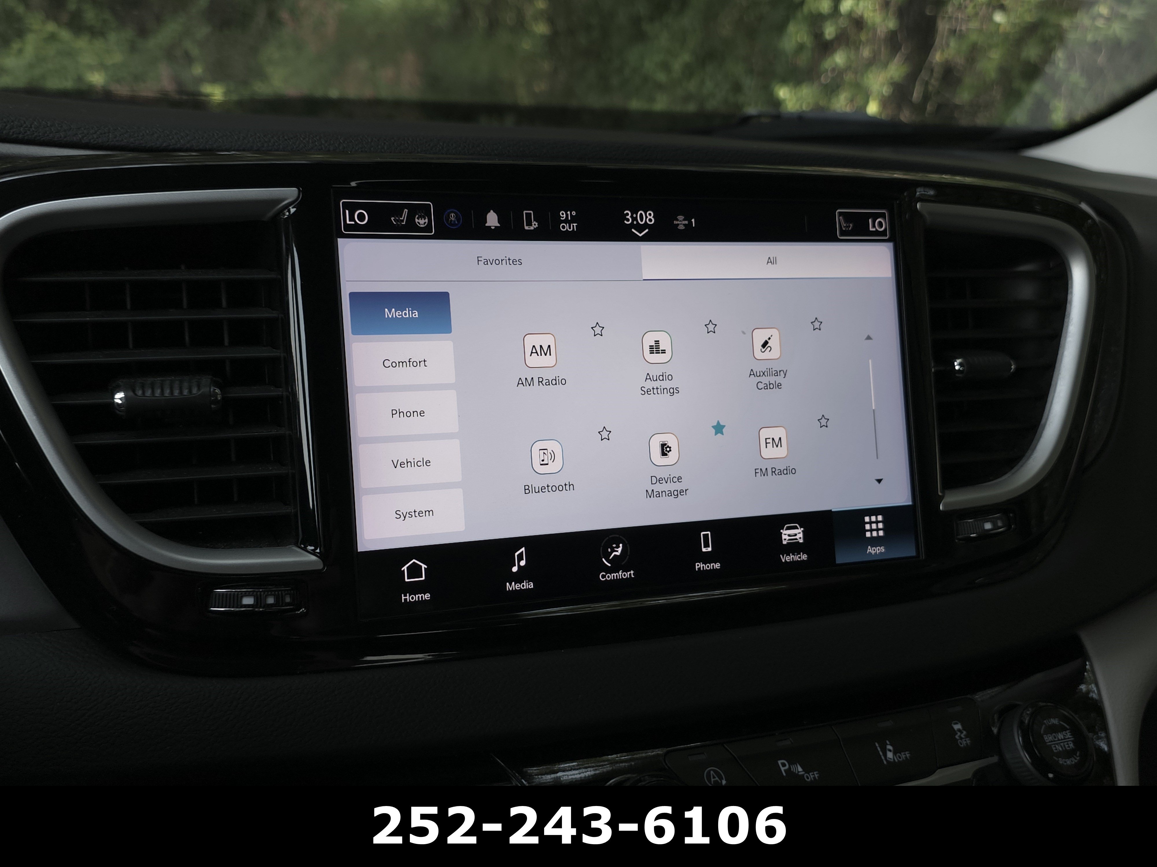 Used 2024 Chrysler Pacifica Touring-L FWD image 22