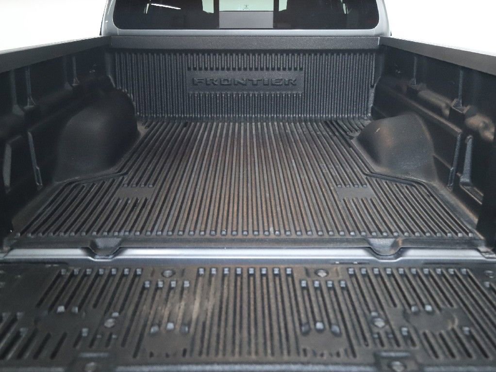 Certified 2025 Nissan Frontier SV image 31