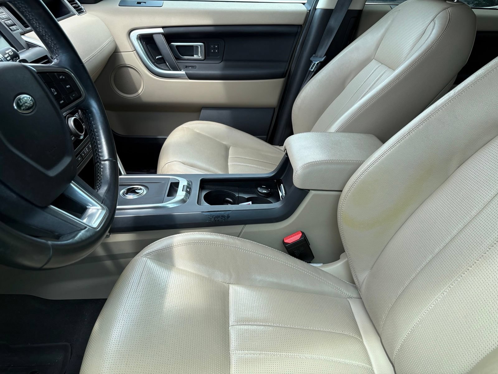Used 2017 Land Rover Discovery Sport HSE AWD/4WD image 7
