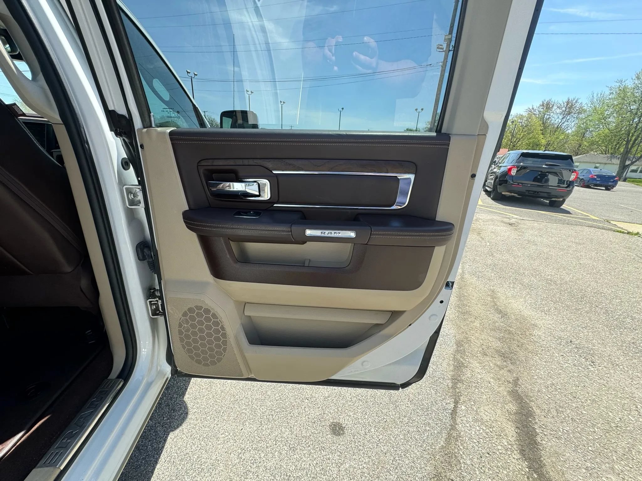 Used 2014 RAM 1500 Laramie Longhorn w/ Convenience Group AWD/4WD image 10